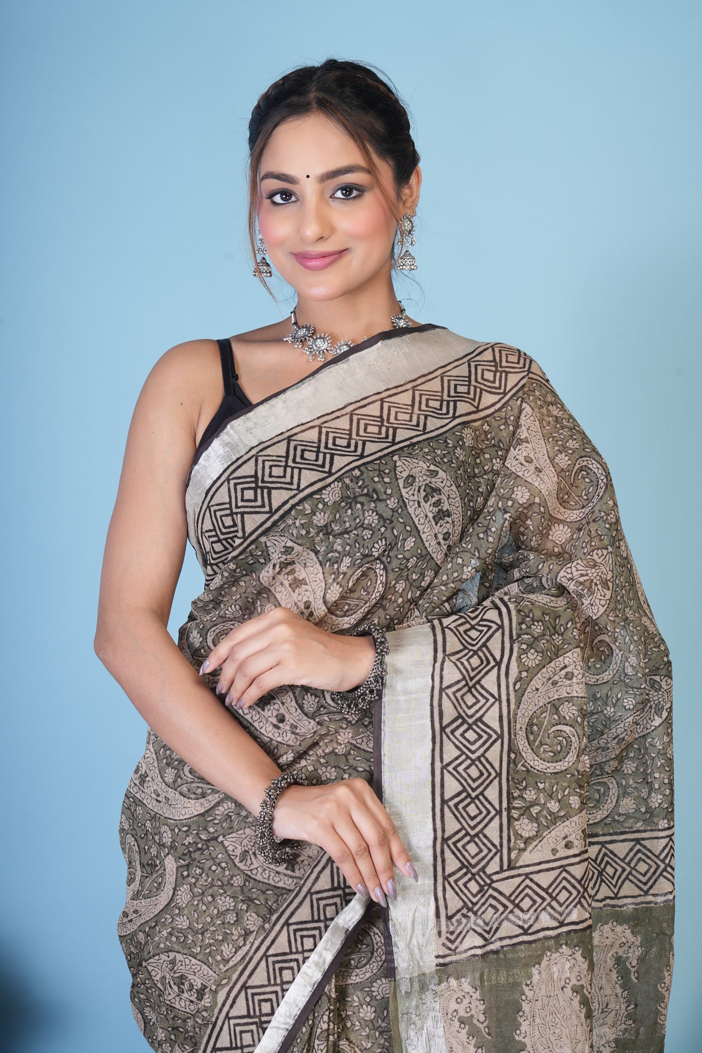 Mrittika Olive Viraasat Linen Saree