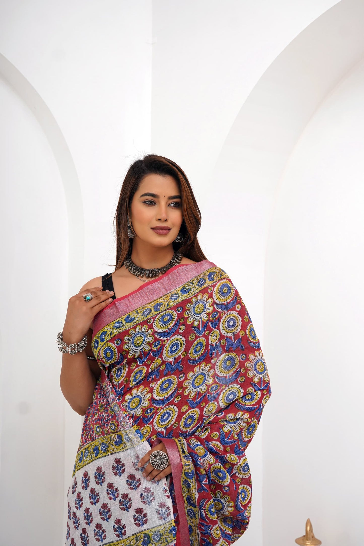 RangRiwaaz Floral Linen Saree